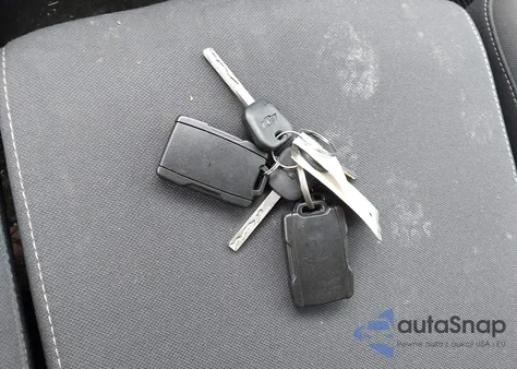 2017 Chevrolet Silverado 1500 1Lt из США, поврежденный, VIN 3GCUKREH6HG467221